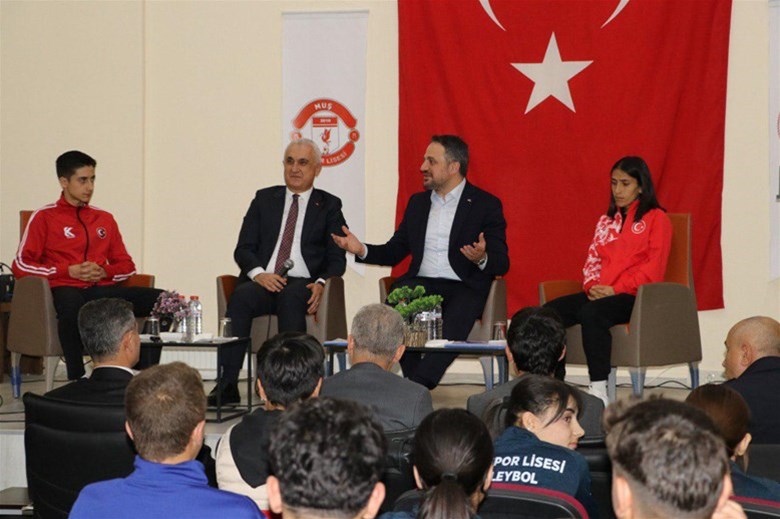 GENÇLİK VE SPOR BAKAN YARDIMCIMIZ SAYIN DR. ENES EMİNOĞLU İLİMİZDE GENÇLERLE BULUŞTU