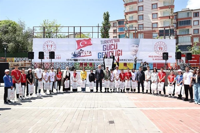 19 MAYIS ATATÜRK’Ü ANMA, GENÇLİK VE SPOR BAYRAMI ÇOŞKUSU MUŞ’TA BÜYÜK BİR GURUR VE HEYECANLA KUTLANDI