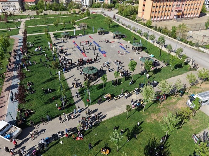 GENÇLİK VE SPOR FESTİVALİ ÇOŞKUYLA GERÇEKLEŞTİRİLDİ