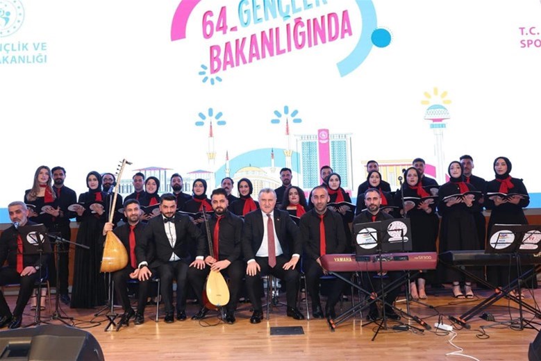 TÜRK MÜZİĞİ KOROMUZDAN BAKANLIĞIMIZDA MUHTEŞEM KONSER