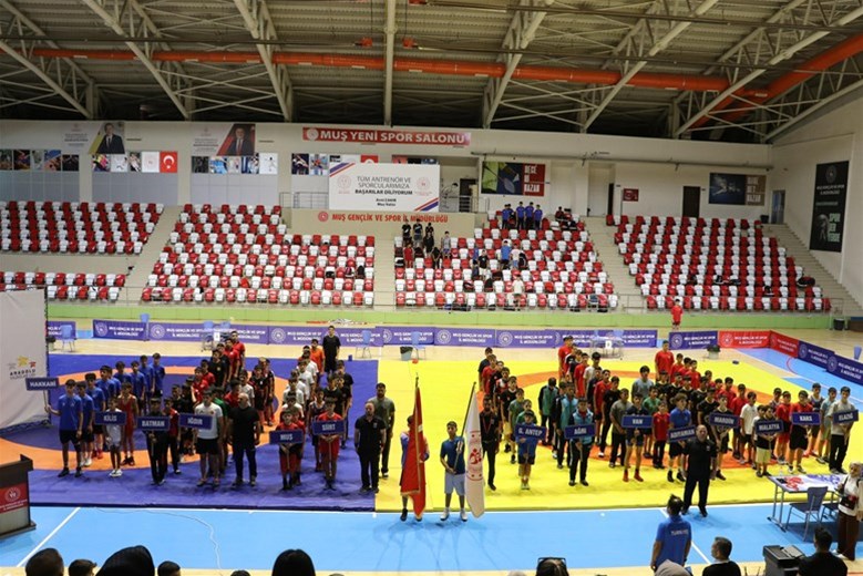ANADOLU YILDIZLAR LİGİ GÜREŞ MÜSABAKALARI İLİMİZDE BAŞLADI