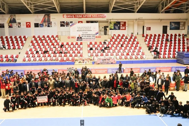 GENÇLERİMİZE VE SPOR KULÜPLERİMİZE GÜÇLÜ DESTEK 