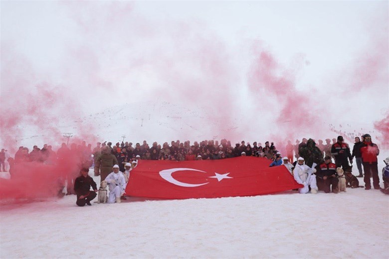 MUŞ KAR FESTİVALİ ÇOŞKUYLA GERÇEKLEŞTİRİLDİ 